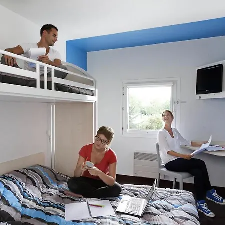 F1 Est Porte De Ste Luce 3*