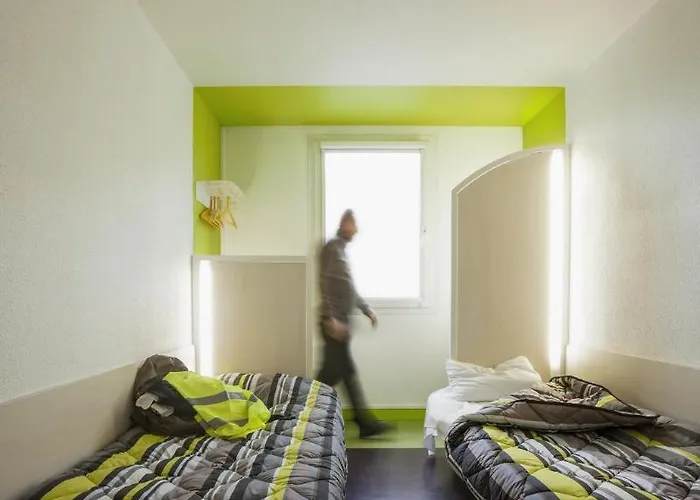 F1 Est Porte De Ste Luce Hotell 3*