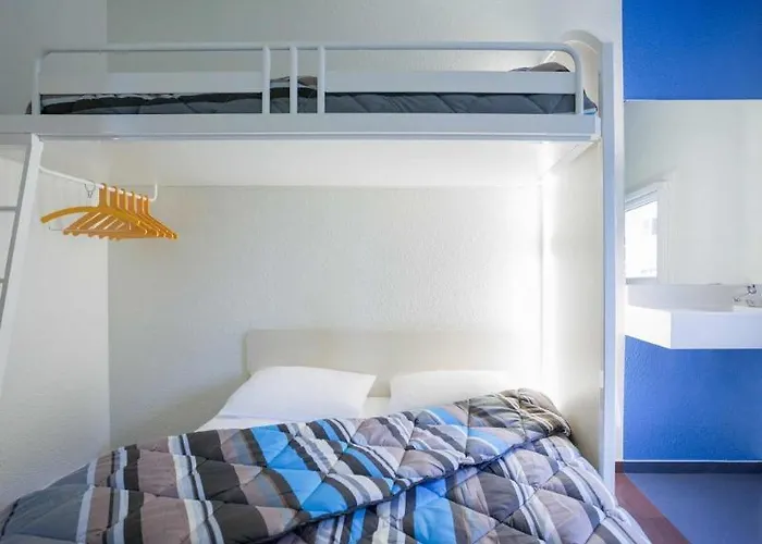 F1 Est Porte De Ste Luce 3*